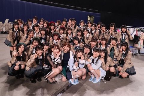 【画像アリ】やっぱりさっしーの後ろには秋吉ちゃんがおらんとしっくり来ん