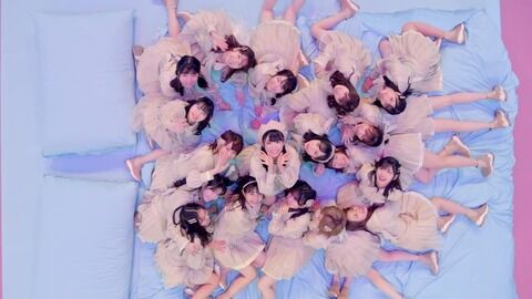 【AKB48】この時代にCD120万枚も売るグループのMVが1年で231万回しか再生されてない謎