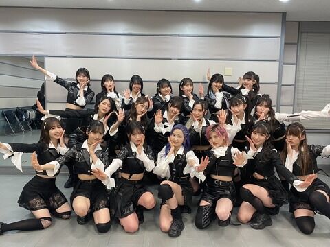 【59thシングル】しのぶ「AKB新曲の衣装は、秋元康さんからの指示で20人全員形違いの衣装になります。」