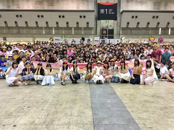 【画像あり】 レーンが隣の事が多く、みるきーさんに会ってお話しして笑顔で帰っていくファンの方を見ると、私まで嬉しく思いました。【NMB48】