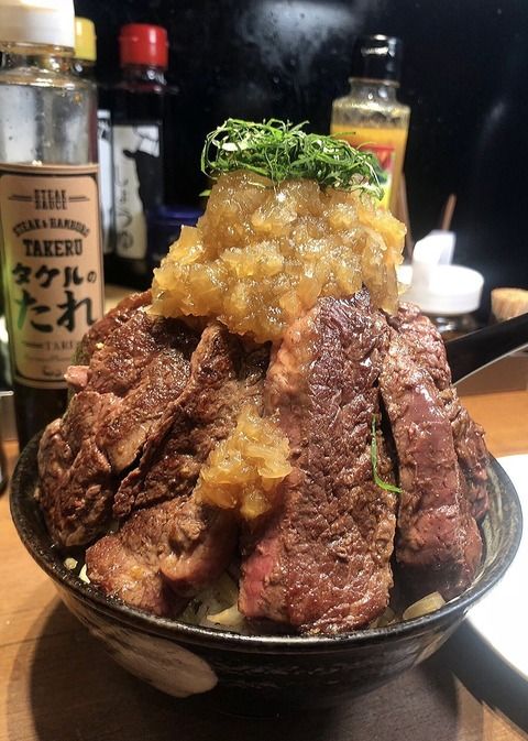 山本瑠香が食べたステーキ丼のボリュームがハンパない!