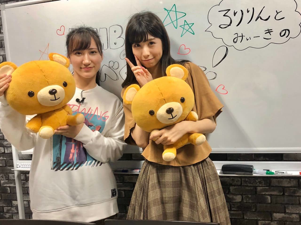 NMB48 鵜野みずき＆西澤瑠莉奈、SHOWROOM「NMB48のしゃべくりアワー」オフショット【10/25配信分】