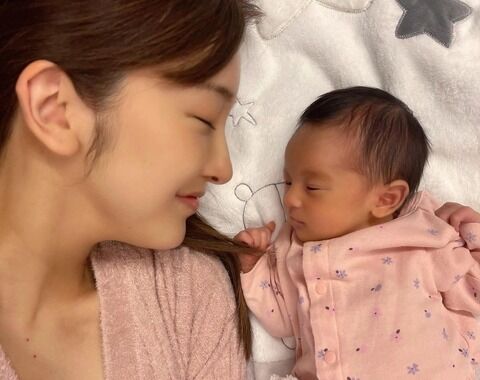 【朗報】板野友美さん、第一子女児出産。母子ともに健康