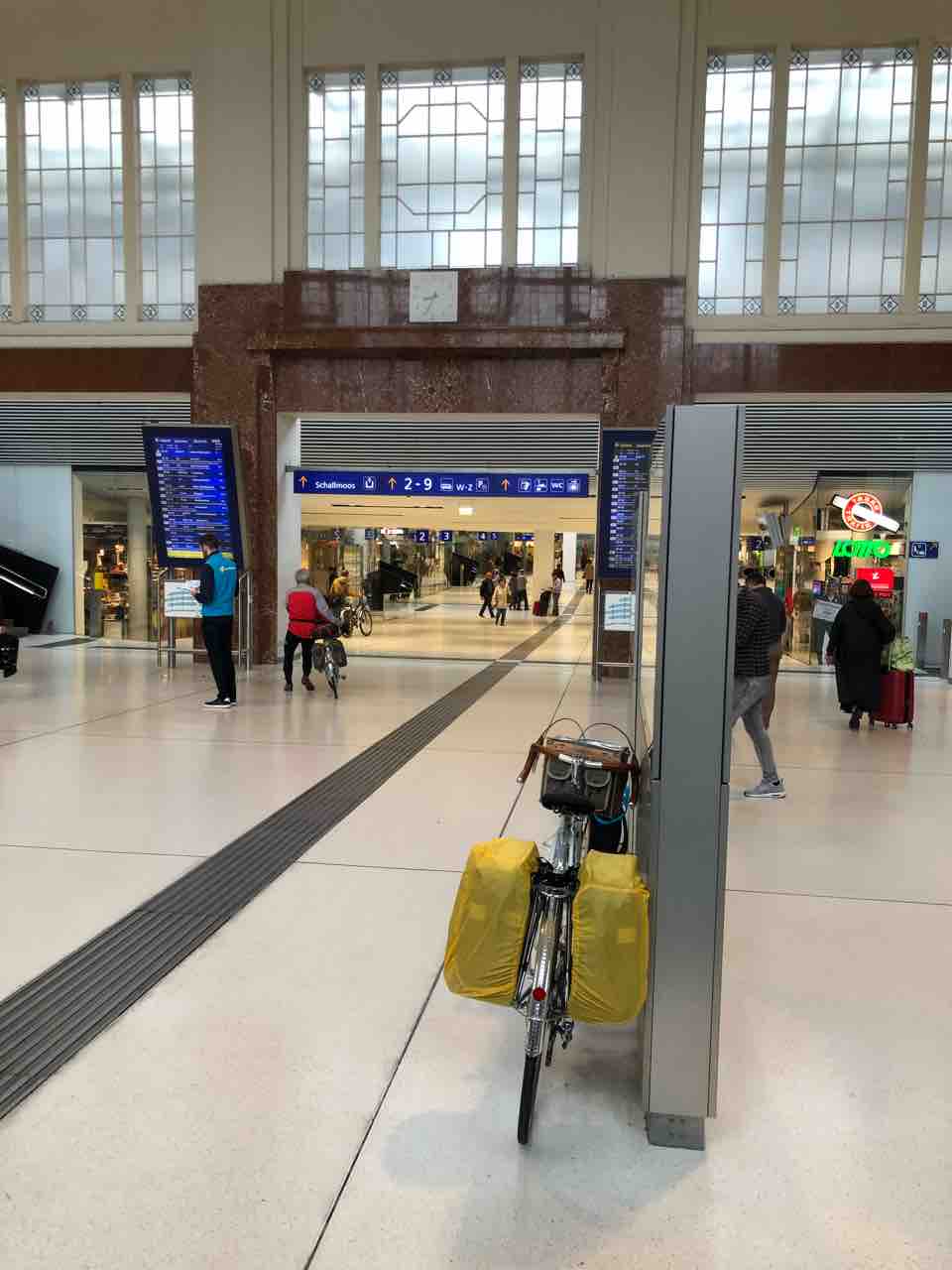 マンション の エレベーター に 自転車 を 乗せる