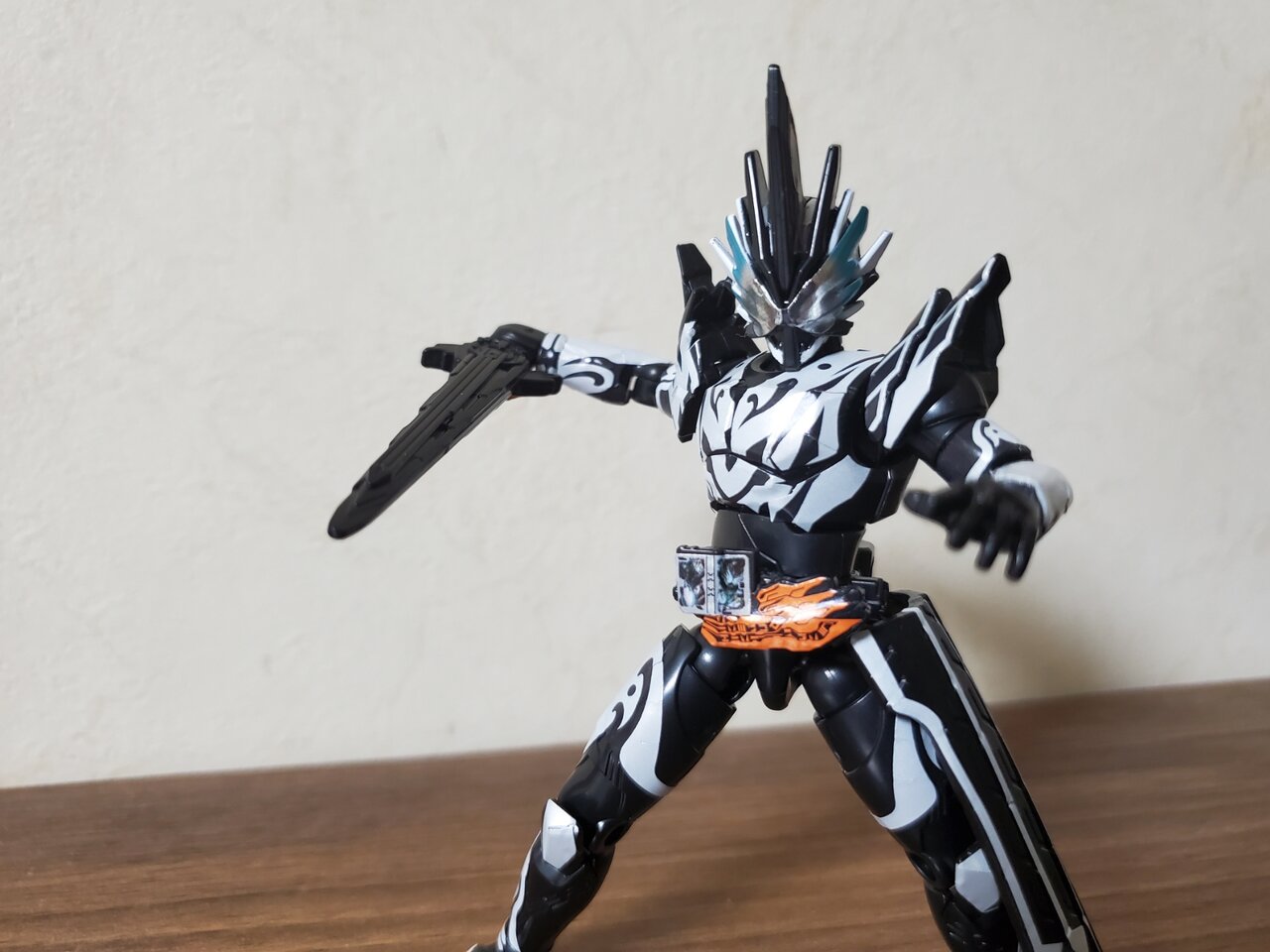 装動 仮面ライダーリバイス By5 仮面ライダーファルシオン アメイジングセイレーン クロトカゲ星日報