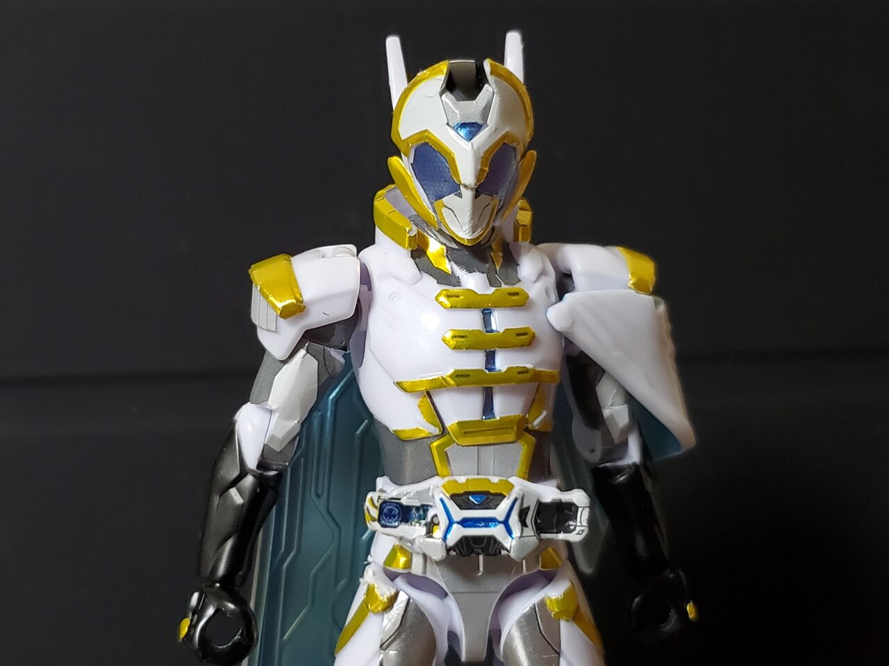 装動 仮面ライダーガッチャード→4← 仮面ライダーゼイン : クロトカゲ 