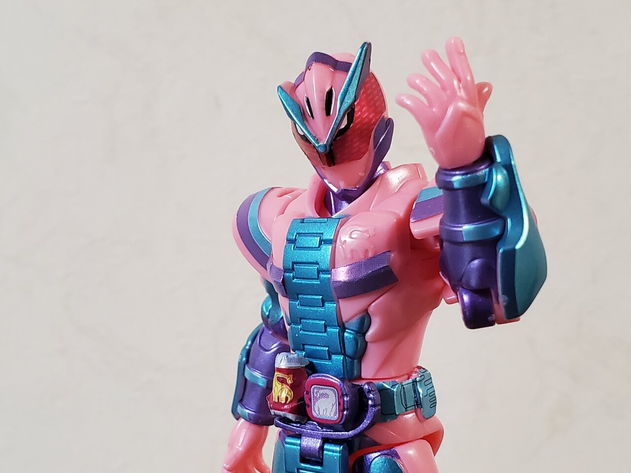 仮面ライダーリバイス　ブラキオゲノム　装動　プラモデル　フィギュア 装動 仮面ライダーリバイ ブラキオゲノム レビュー 【装動 仮面