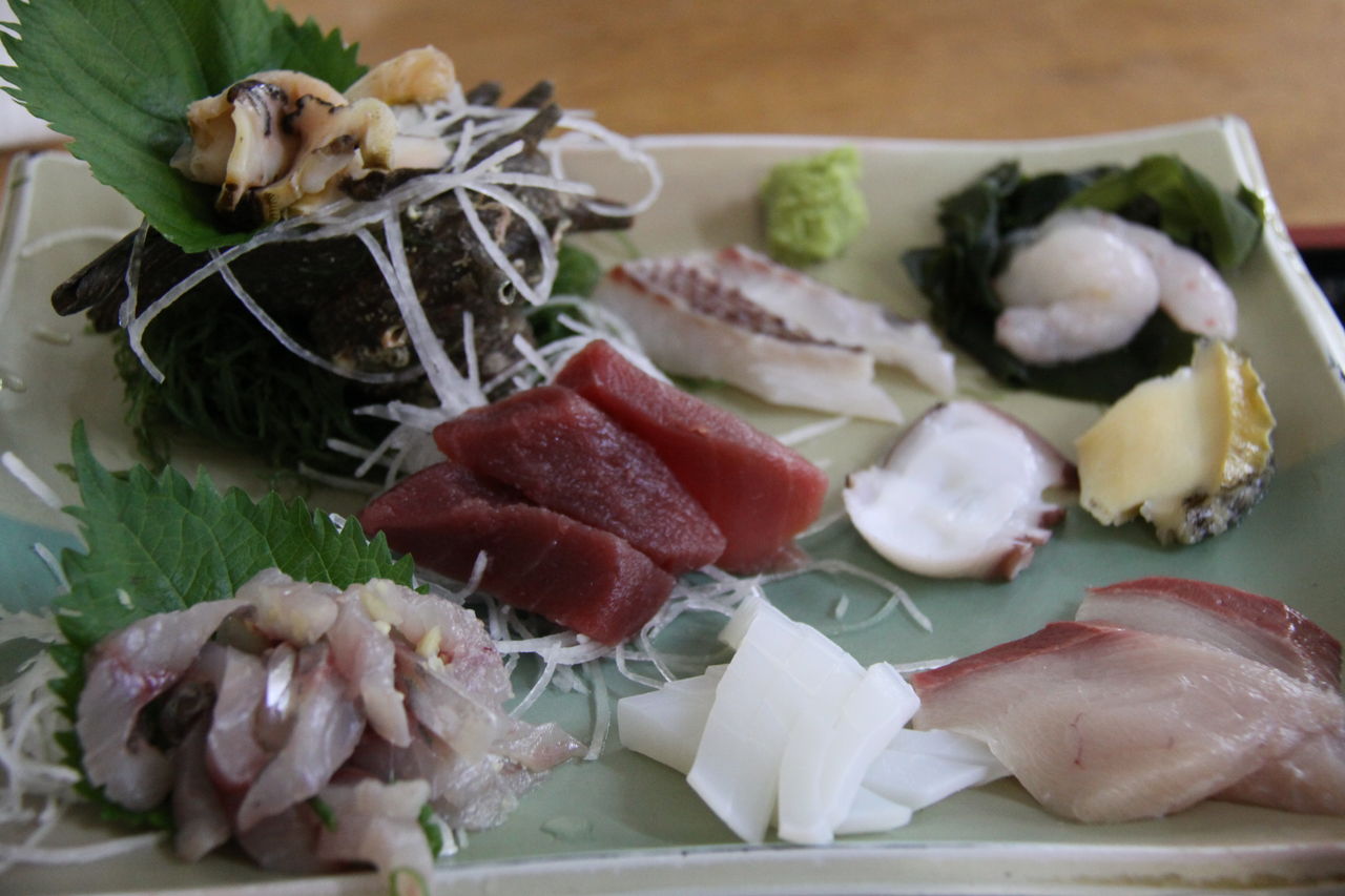 第10回伊豆合宿 弓ヶ浜海岸の 青木さざえ店 でサザエを食す Griefwalker Laughmaker