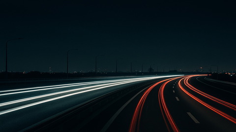 深夜の高速道路