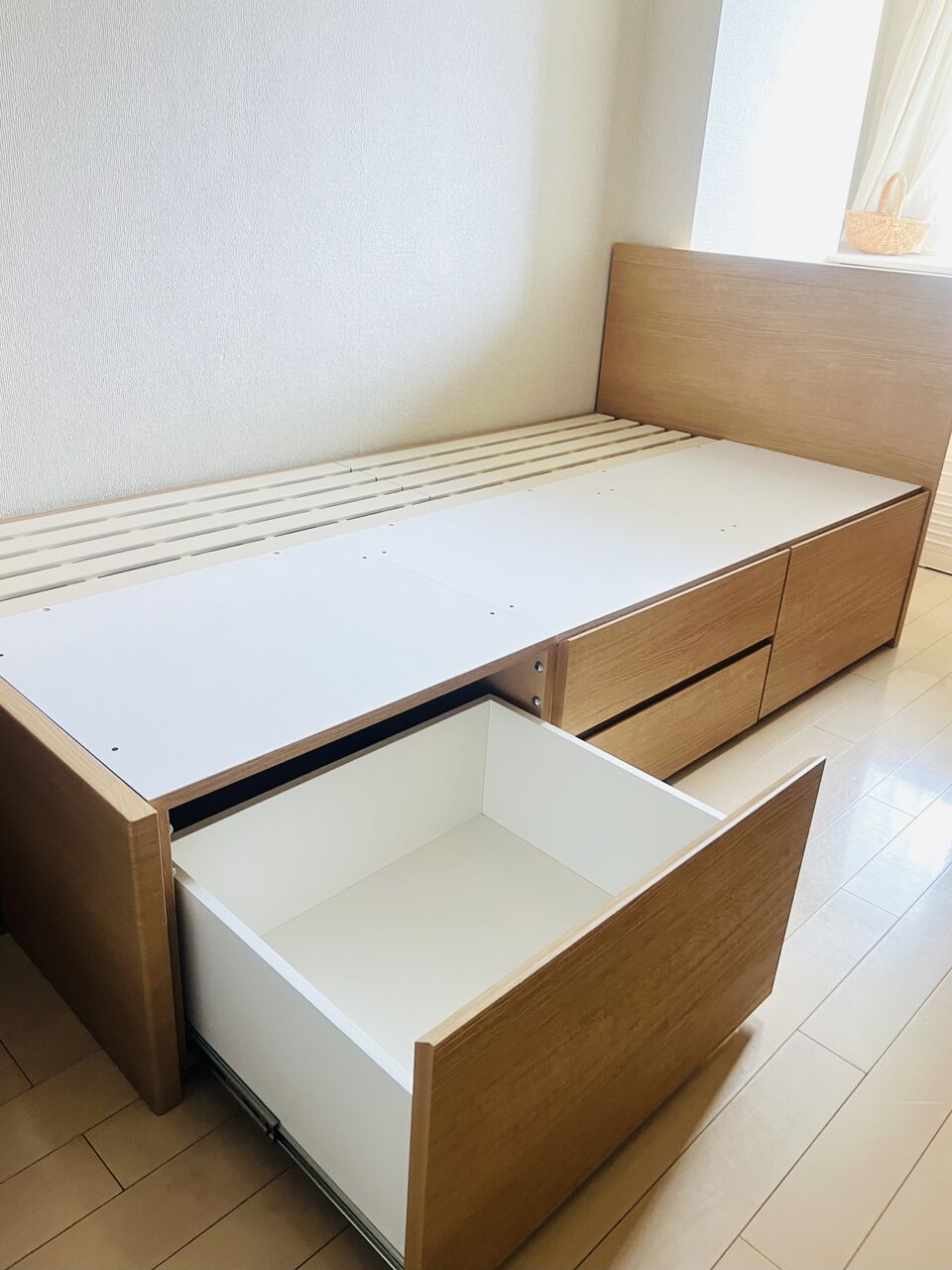 【品川区受け取り希望】ニトリ　大容量収納付きベッド 大容量収納付き】すのこチェストベッドフレーム(シングル N-ジオ