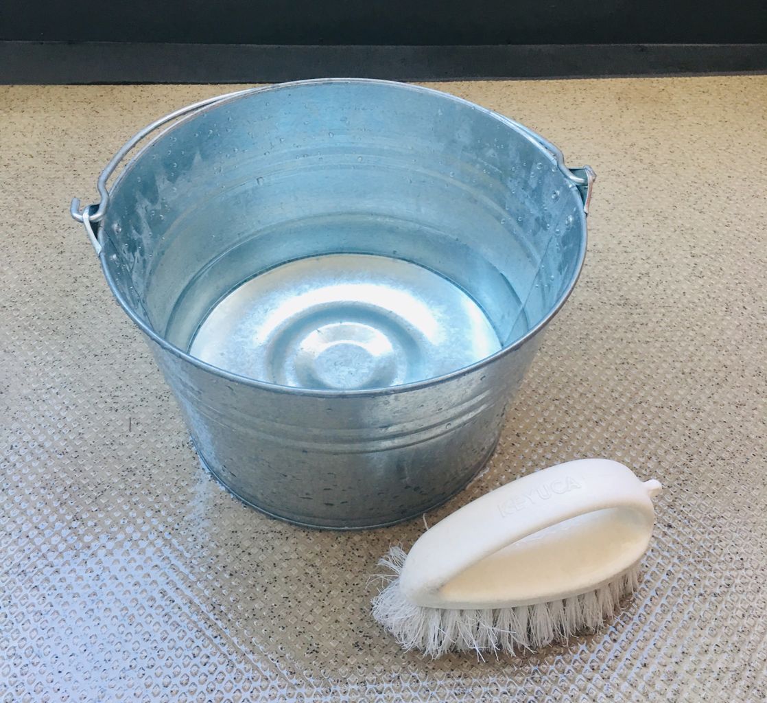 無印のバケツとkeyuca のバスブラシで ベランダ掃除 An S日和 気切っ子育児と日々のくらし 無印のバケツとkeyuca のバスブラシで ベランダ掃除 An S日和 気切っ子育児と日々のくらし