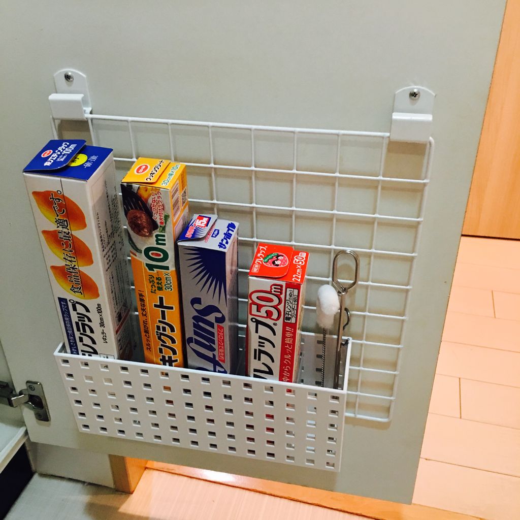 ダイソー ワイヤーネットで ラップ収納を簡単diy An S日和 気切っ子育児と日々のくらし ダイソー ワイヤーネットで ラップ収納を簡単diy An S日和 気切っ子育児と日々のくらし