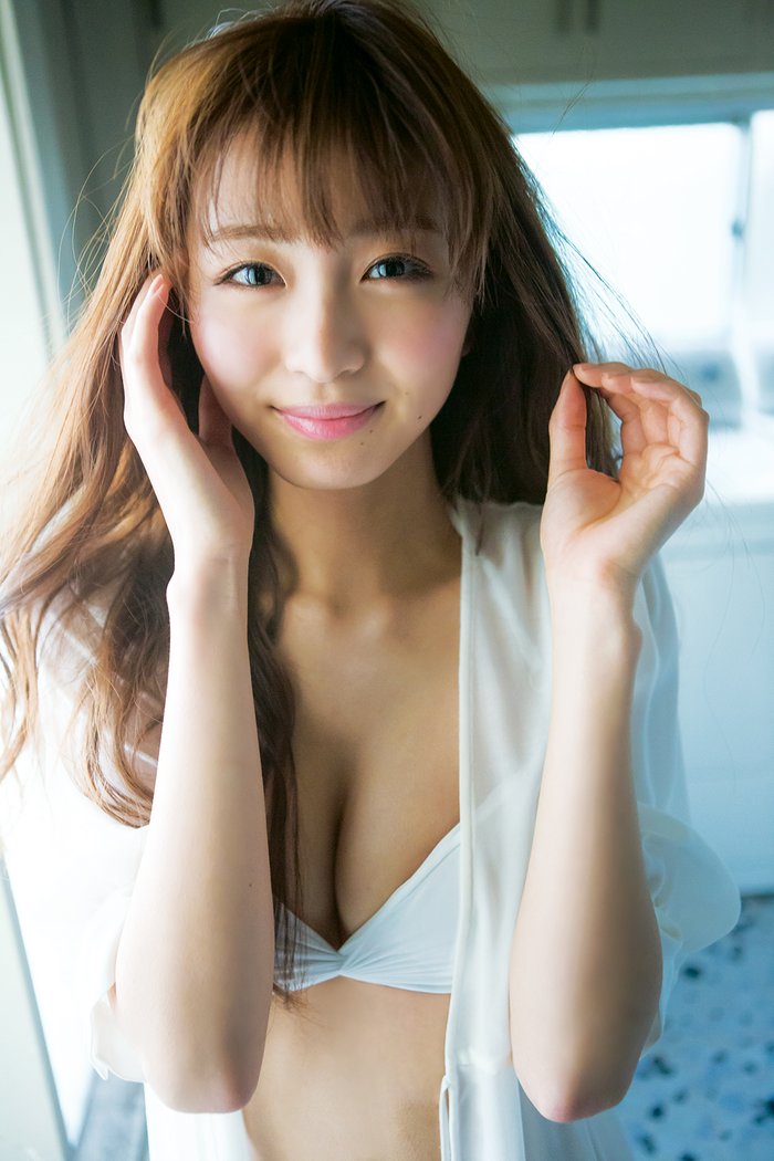 165cm 岡崎紗絵ちゃん ふんわり美バスト披露 高身長女子速報