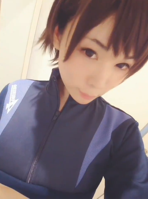 【動画】ボーイッシュ巨乳女子の下乳www ※乳首あり : antennaidolのblog