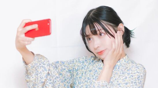 美容外科医「当たり前のこと言います。スマホ自撮りが自分が見た顔で他撮りが他人から見た顔です」