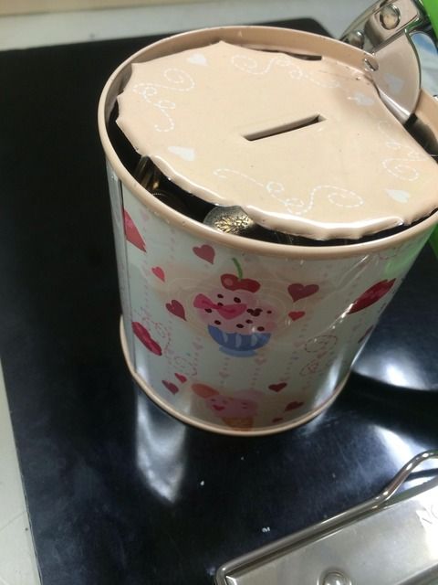 これから貯金箱開ける！！10万円貯まる貯金箱いくら入っているかな？