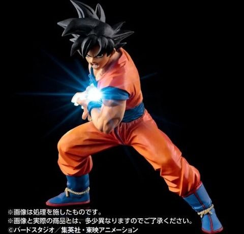 「ドラゴンボール」の孫悟空がかめはめ波をうつ直前のシーンを発光ギミックで再現したフィギュアが登場！