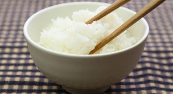 中国人がなぜ日本人はラーメンとライスを一緒に食べるのかを分析