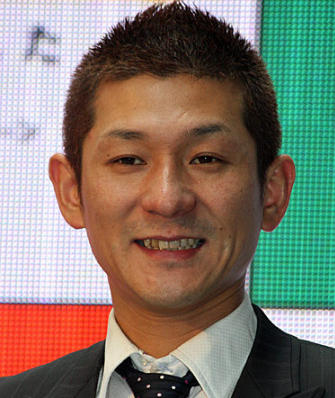 笑い飯の哲夫さんが一般女性と結婚!おめでとうございます!!