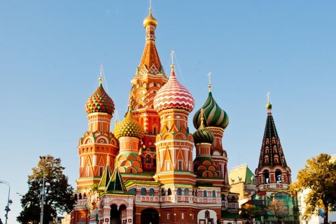 Basilius-Kathedrale-Moskau-485x728