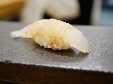 P1840698