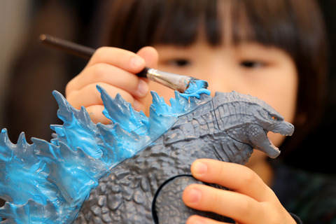 ゴジラを光らせる