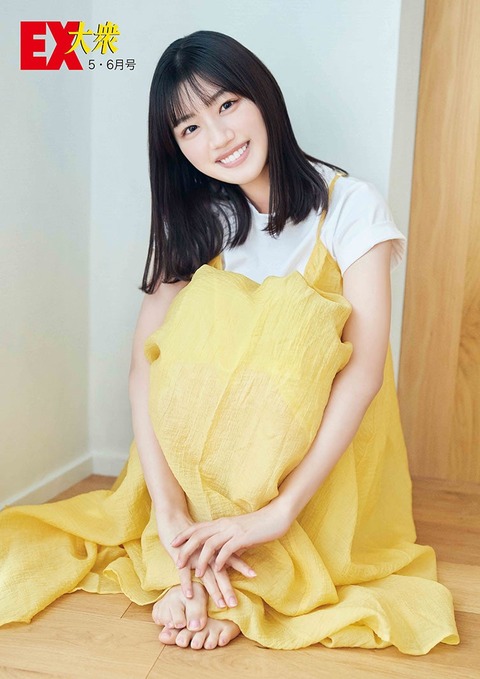 日向坂46佐々木美玲グラビア