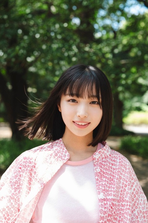 日向坂46大野愛実グラビア