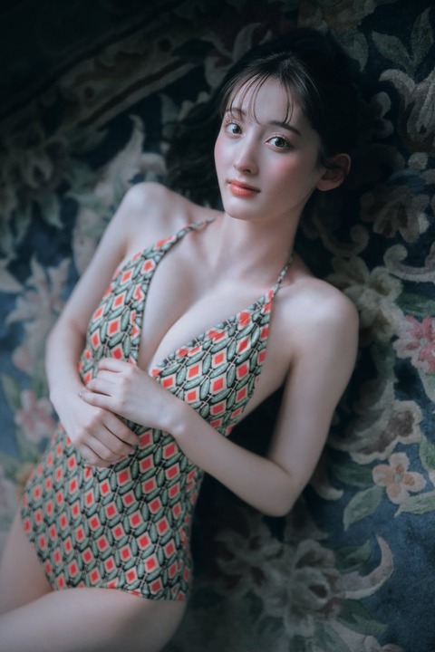 菜那セシルSPA水着グラビア