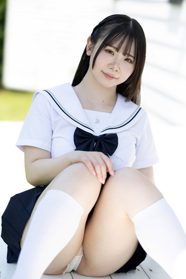 Kカップ恋川こももファーストイメージDVD「ミルキー・グラマー」