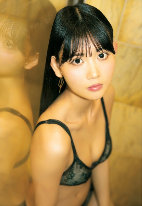 SKE48熊崎晴香と佐藤佳穂BLT水着グラビア