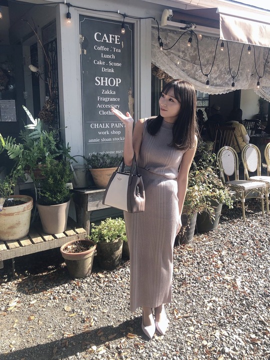 AKB48左伴彩佳の美乳スタイル