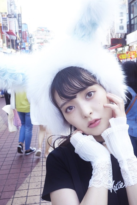 上坂すみれ写真集「すみれいろ」