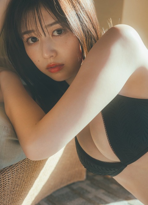 冴木柚葉 週刊プレイボーイ 水着グラビア