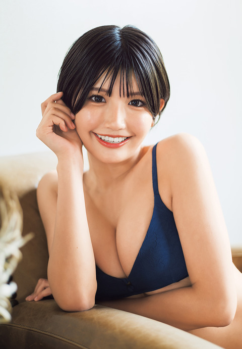 南あみ「週刊少年マガジン」水着グラビア