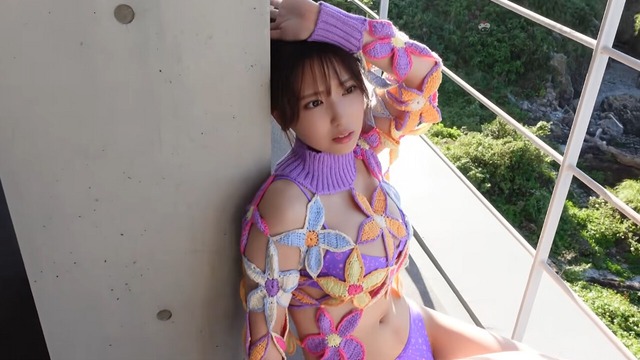 沢口愛華ヤンマガ水着グラビアメイキング (10)