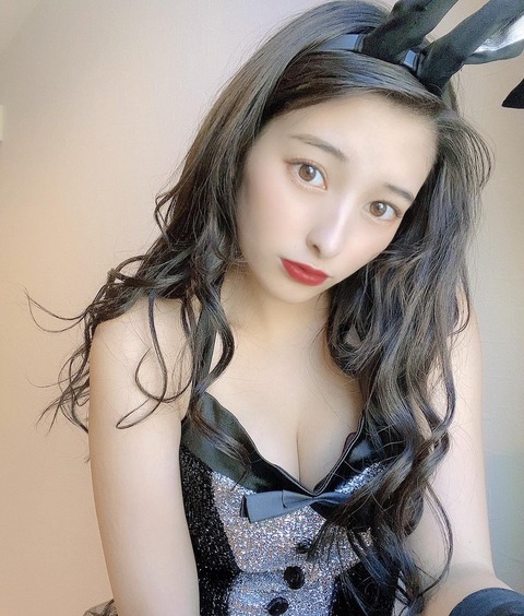 荒牧理沙Twitter水着姿