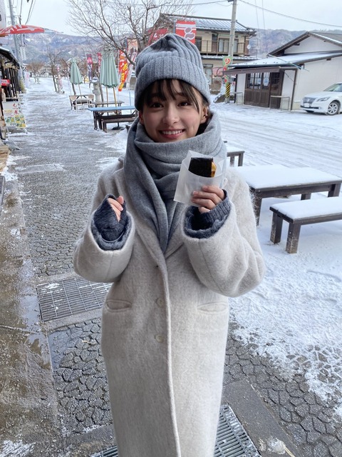 日向坂46影山優佳1st写真集先行カット