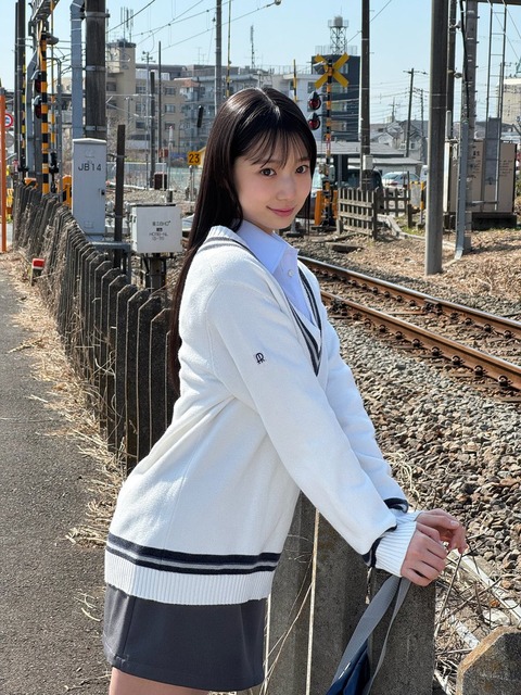 百田汐里UTB水着グラビア