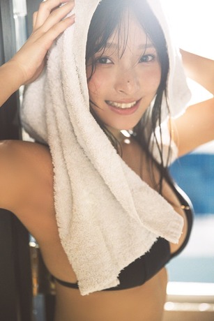 沢美沙樹PARADE爆乳水着グラビア