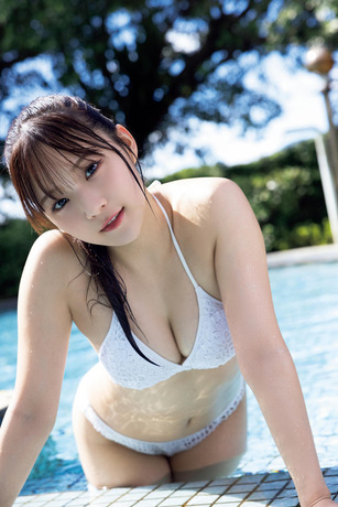 稲場愛香5th水着写真集先行カット