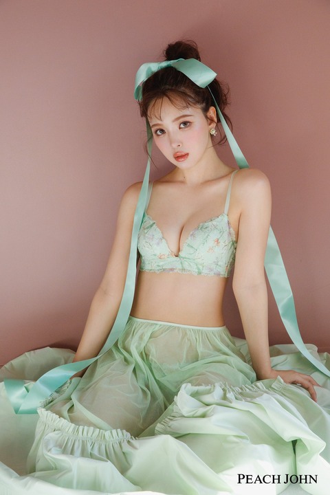 藤田ニコル「ピーチジョン」下着モデル