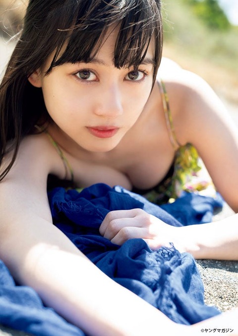 岡田佑里乃かわいい水着グラビア