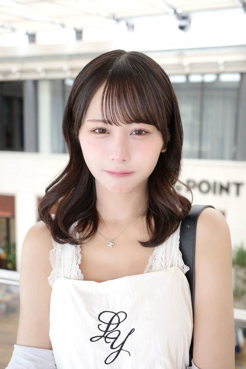 尾木波菜 週刊プレイボーイ 水着グラビア