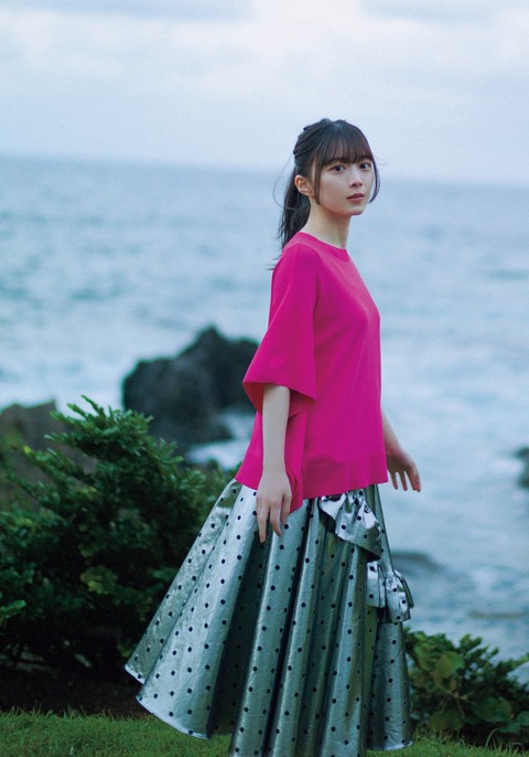 櫻坂46森田ひかるマガジングラビア