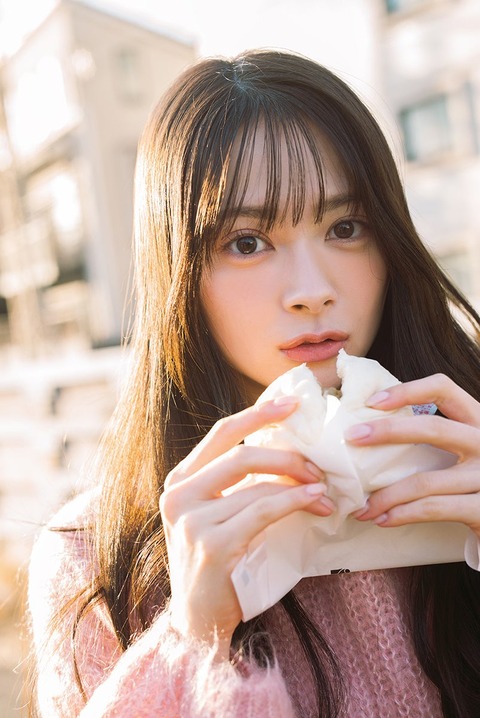 AKB48伊藤百花グラビア