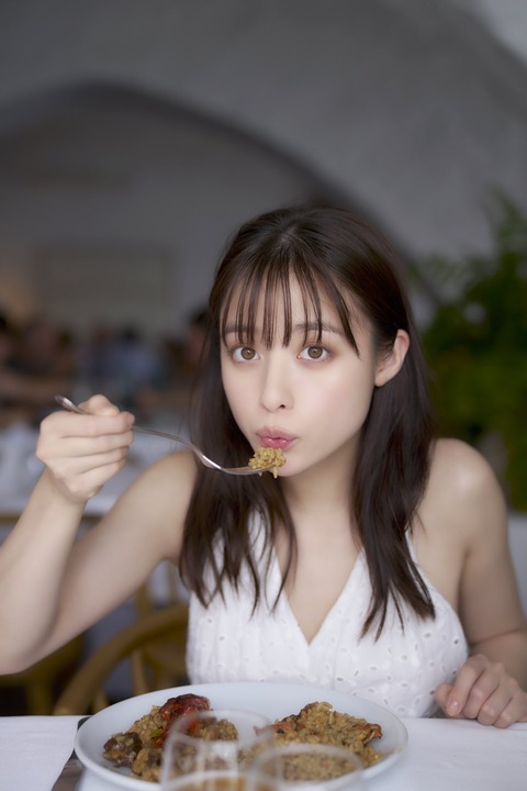 橋本環奈写真集カレイドスコープ