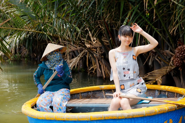 大西亜玖璃3rd写真集「LONG VACATION」初水着カット