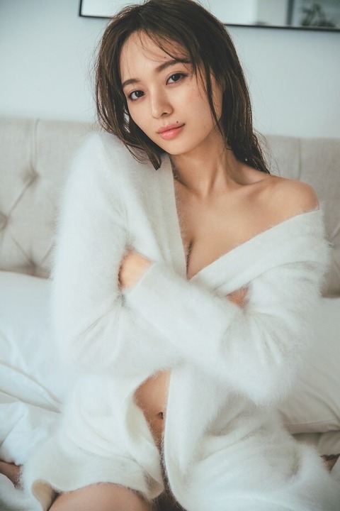 梅澤美波1st写真集 夢の近く