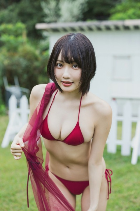 小倉あずさ「週刊プレイボーイ」水着グラビア
